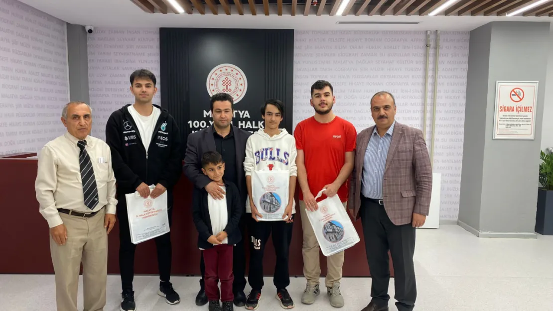 Malatya 100. Yıl İl Halk Kütüphanesi'nde Satranç Turnuvası Düzenlendi