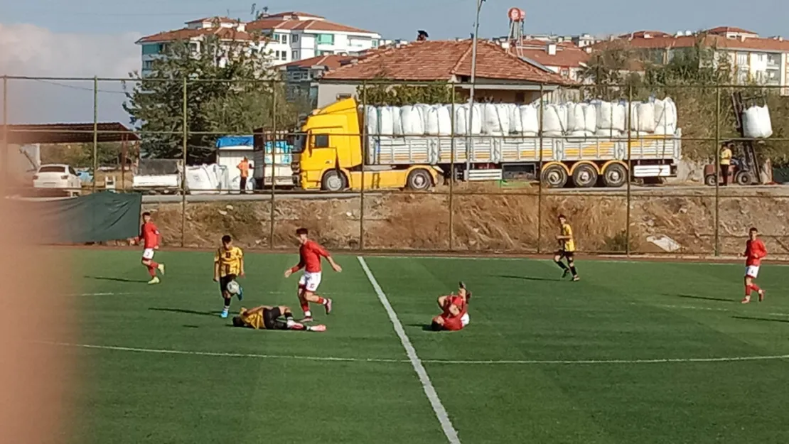 Malatya Adil Türk U 18 Gençler Futbol Ligi 12 Hafta Karşılaşmaları Bugün Oynandı.