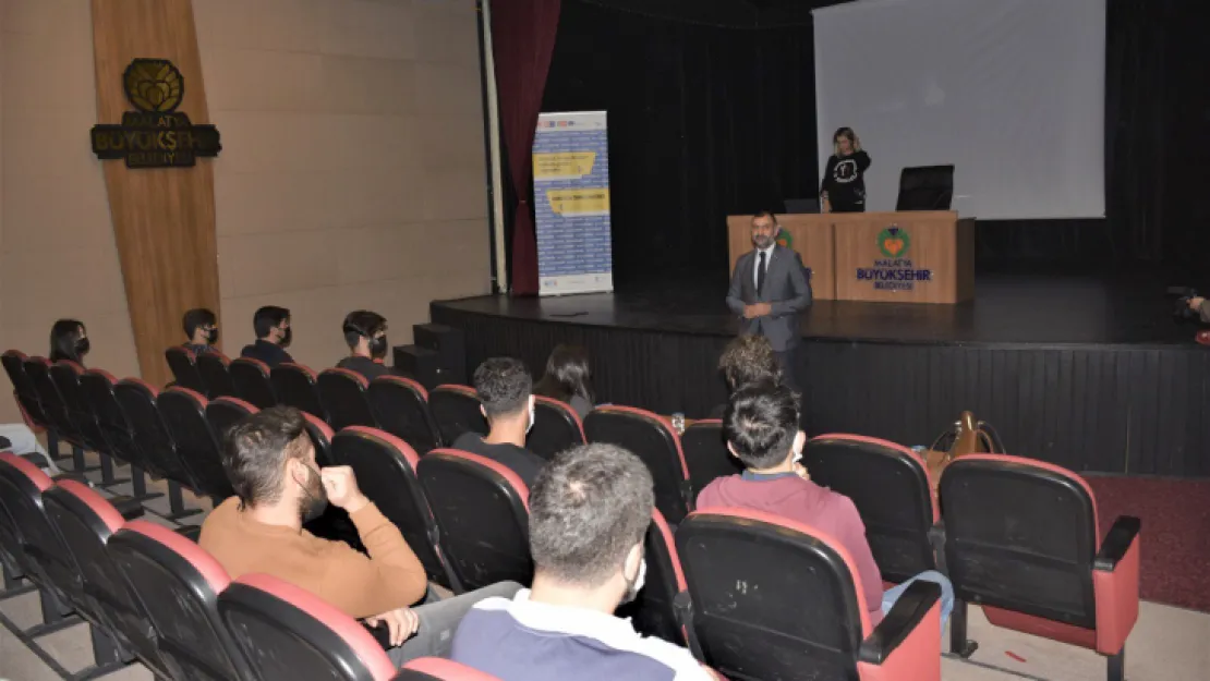 Malatya Büyükşehir Belediyesi Tarafından Gençlere Erasmus Programı Anlatıldı