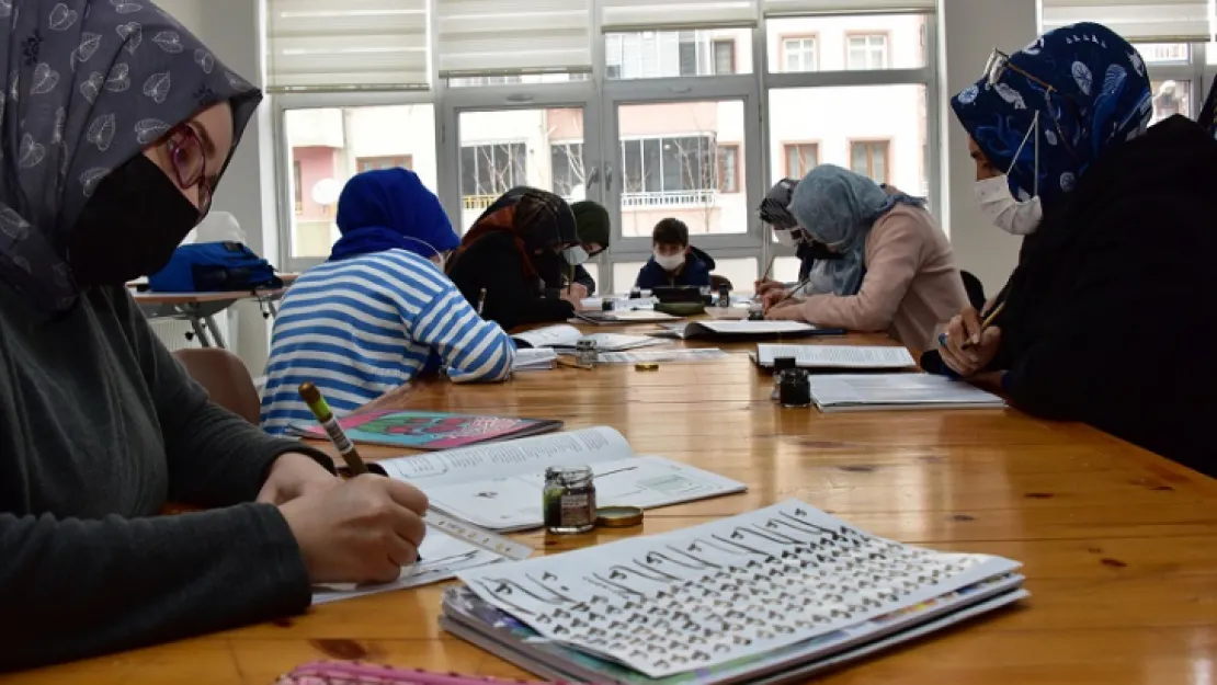 Malatya Büyükşehir Belediyesi, Kernek Külliyesinde Kurs Ve Atölye Çalışmalarını Sürdürüyor