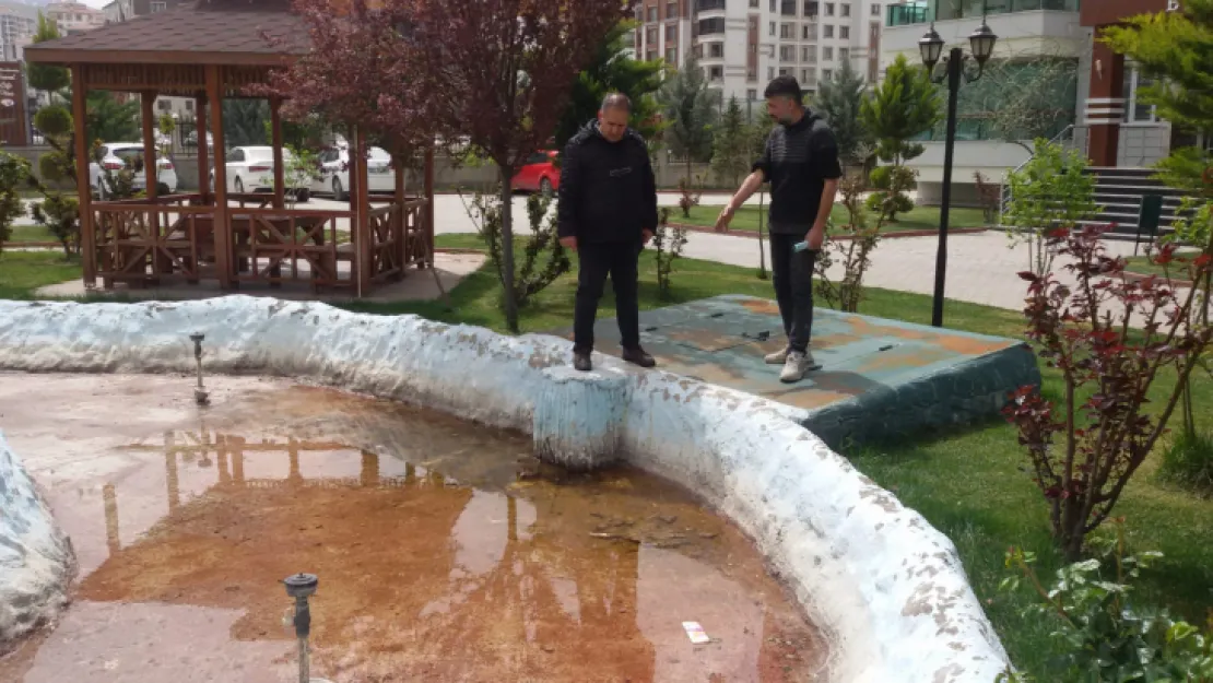 Malatya Büyükşehir Belediyesi Ekipleri Haşere İle Mücadele Çalışmalarını Sürdürüyor