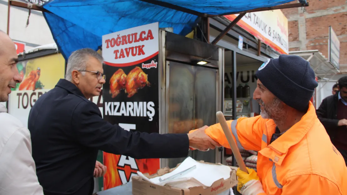 Malatya Büyükşehir Belediyesi Bağımsız Başkan Adayı Gezer, Seçim Gezilerini Sürdürüyor