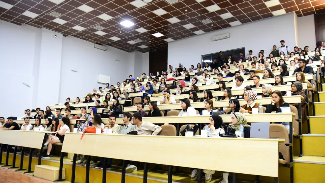 Malatya Büyükşehir Belediyesi 'ErasmusDays 2024' Bilgilendirme Semineri ile Gençlere Avrupa Fırsatlarını Tanıttı