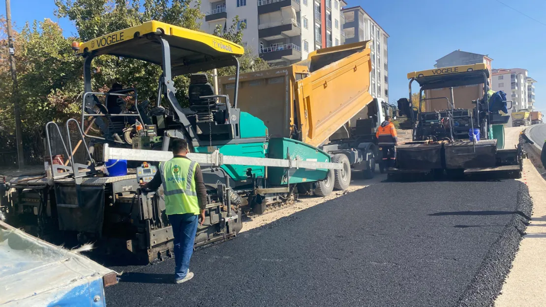 Malatya Büyükşehir Belediyesi Mehmet Akif Üstündağ Caddesi'ni Güvenli Ve Konforlu Hale Getiriyor