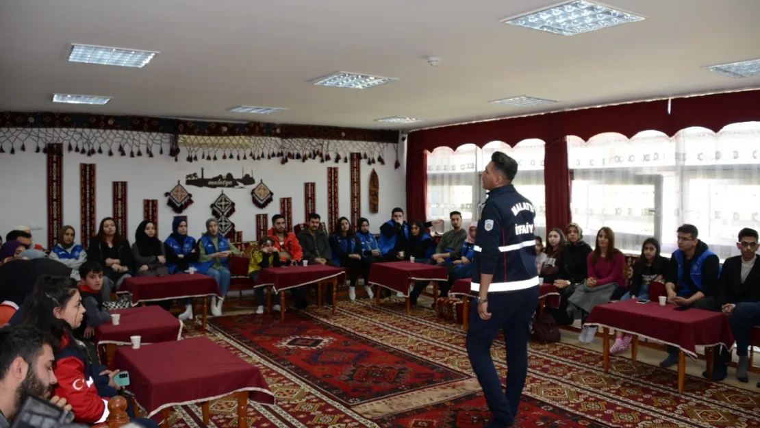 Malatya Büyükşehir İtfaiyesi Sivil Savunma Günü'nü Çeşitli Etkinliklerle Kutladı