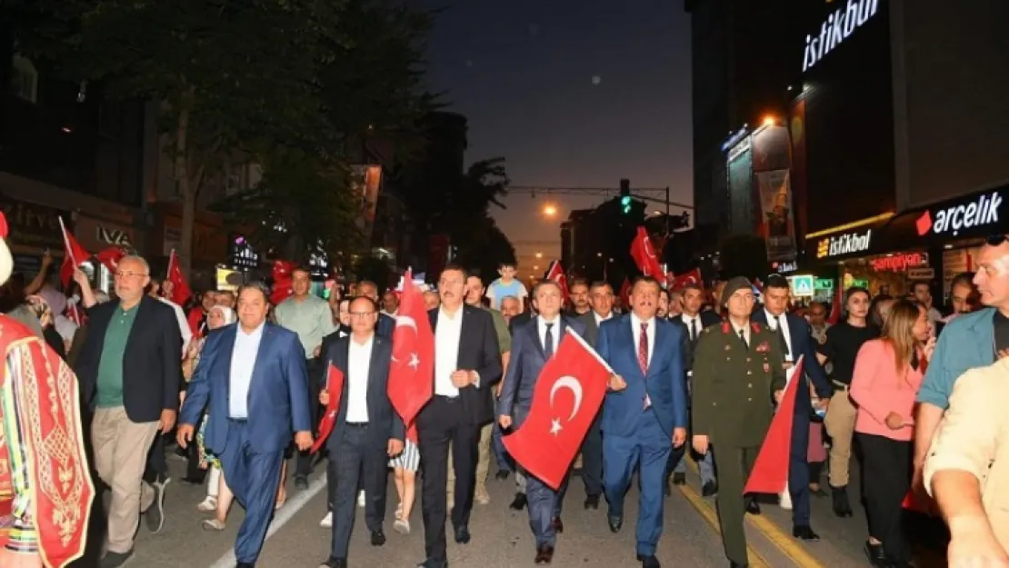 Malatya'da 15 Temmuz Kortej Yürüyüşüne yoğun katılım