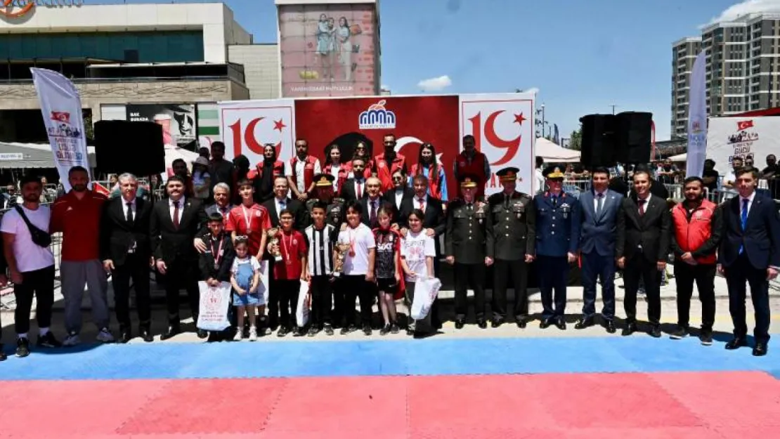 Malatya'da 19 Mayıs Atatürk'ü Anma, Gençlik ve Spor Bayramı Etkinliklerle Kutlandı