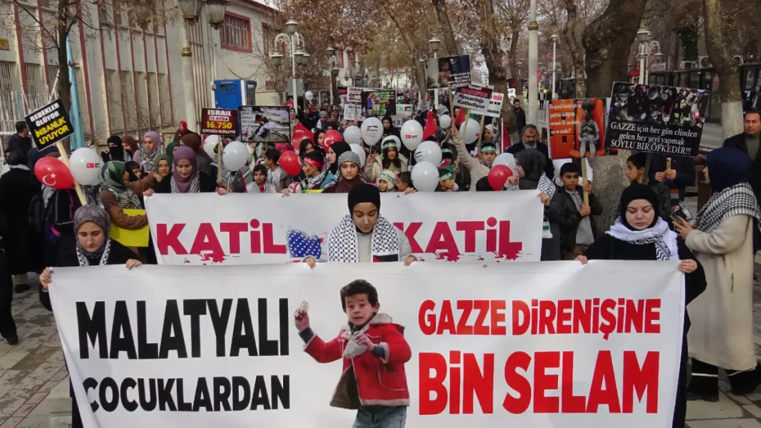 Malatya'da binlerce kişi 'Dünya Şehit Çocuklar Günü' için yürüdü