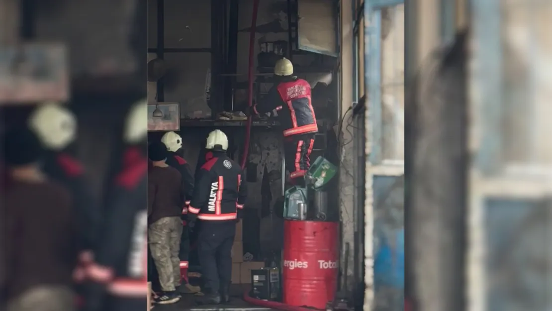 Malatya'da bir iş yerinde maddi hasarlı yangın