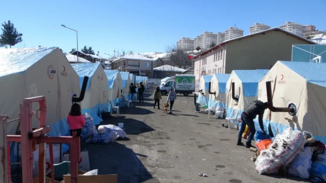 Malatya'da Depremin Vurduğu Akçadağ'da Yaralar Sarılıyor