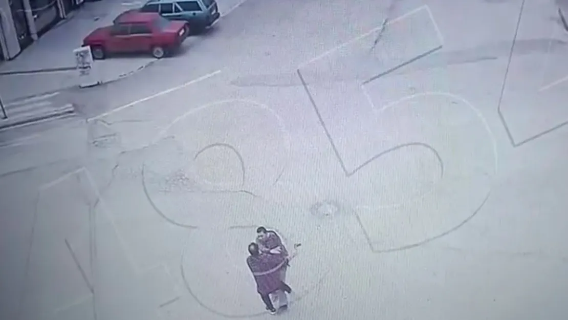 Malatya'da engelli genç sokak ortasında darp edildi