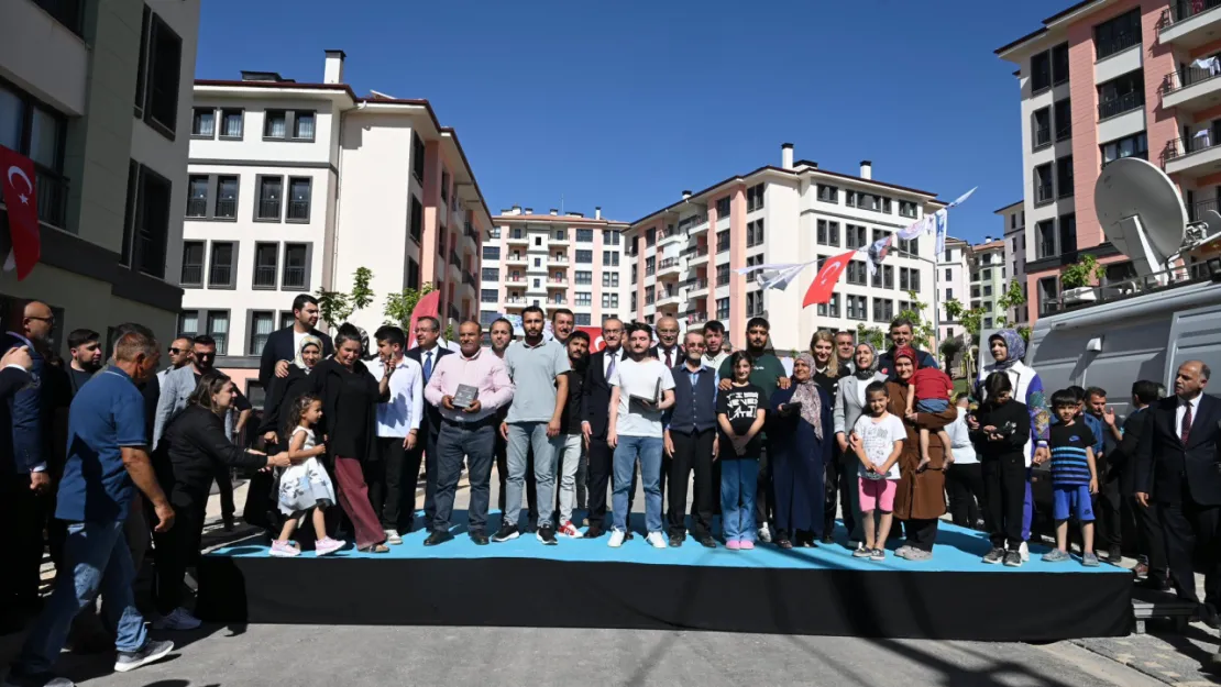 Malatya'da Hak Sahiplerinin Konut ve İşyerleri Kura Çekimi Gerçekleştirildi