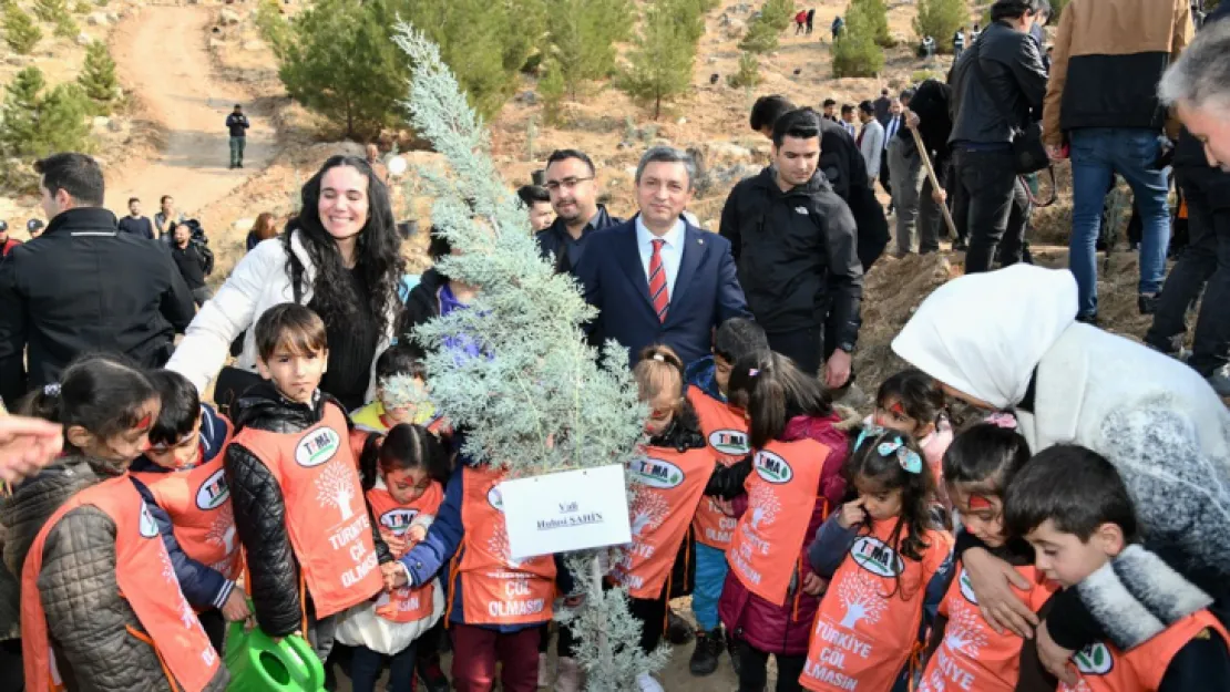 Malatya'da 'Milli Ağaçlandırma Günü' Münasebetiyle Fidan Dikme Etkinliği Düzenlendi