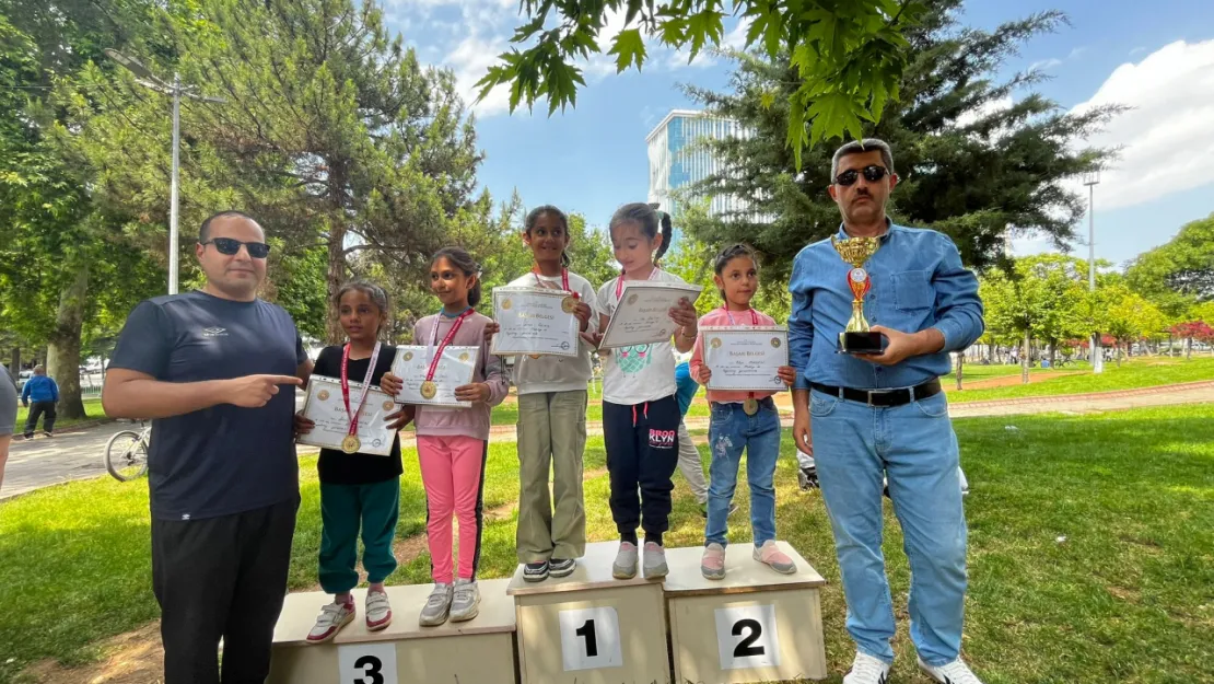 Malatya'da Oryantiring Yarışı 19 Mayıs'a Renk Kattı