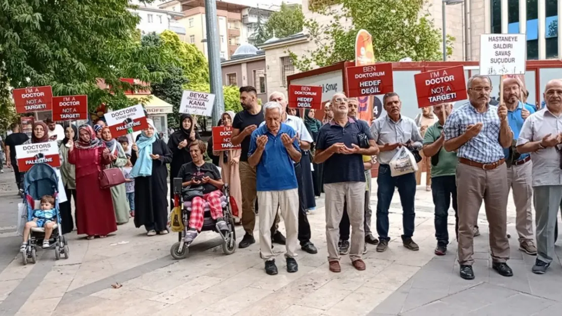 Malatya'da sağlıkçıların Gazze protestosu sürüyor