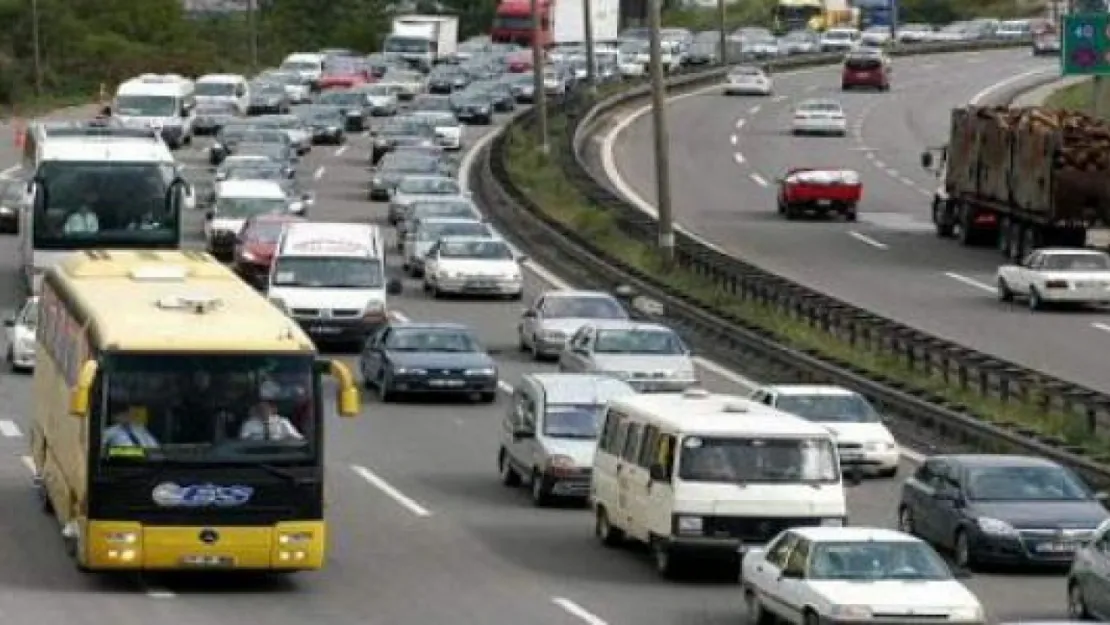 Malatya'da trafiğe kayıtlı araç sayısı Şubat ayı sonu itibarıyla 236 944 oldu.