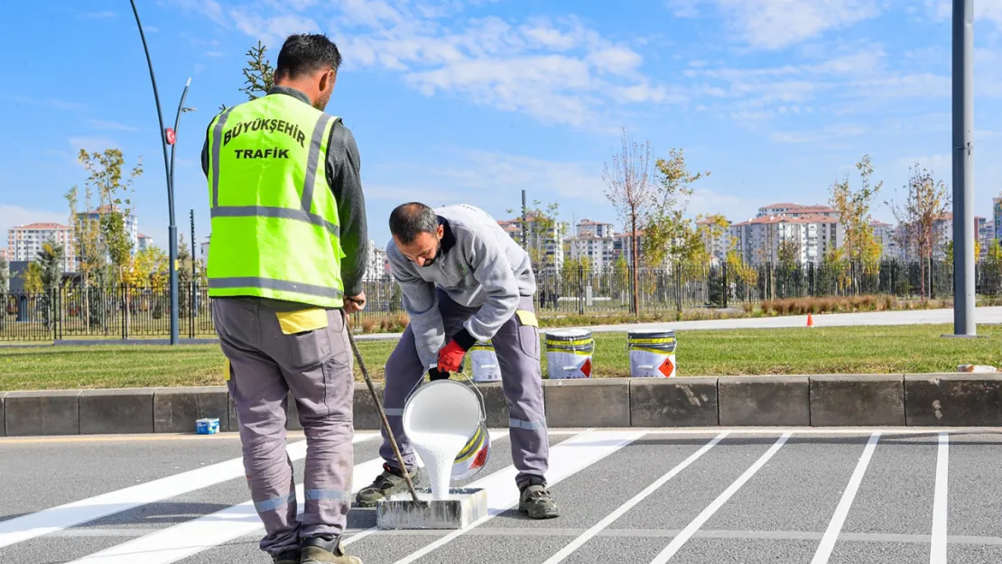 Malatya'da Trafik Güvenliği İçin 920 Bin Metre Yol Çizgi Çalışması Yapıldı