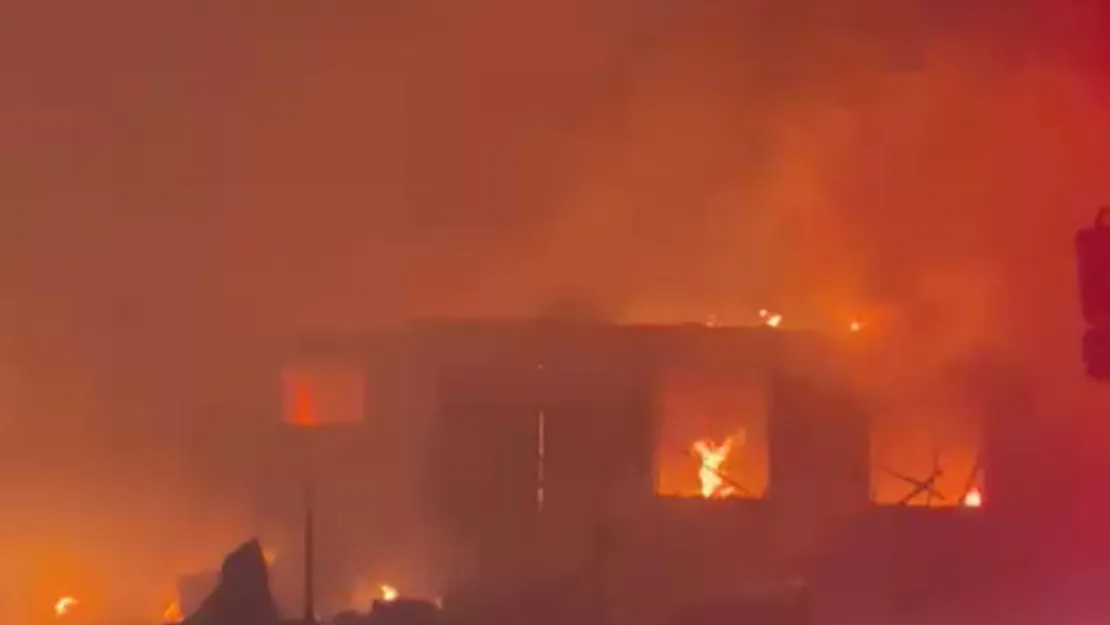 Malatya'da yangın: Ev, odunluk ve besi çiftliği zarar gördü