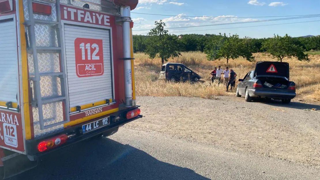 Malatya-Elazığ yolu Pütürge Kavşağı üzerinde trafik kazası