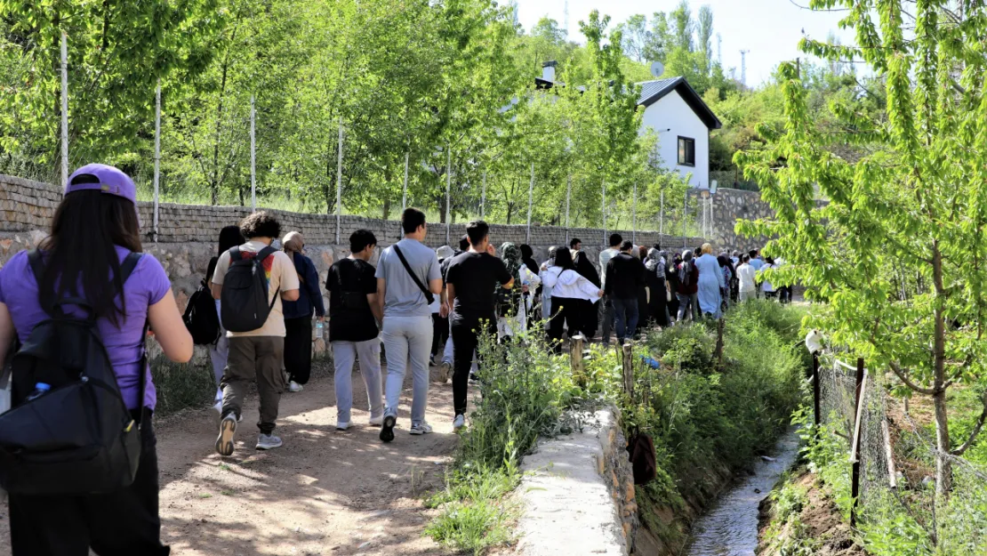Malatya Kent Konseyi Gençlik Meclisi Konak'tan Horata'ya Doğa Yürüyüşü Düzenledi