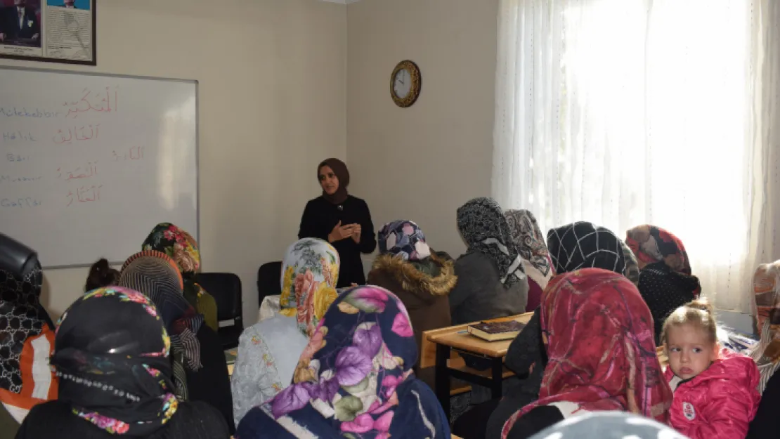 Malatya Kent Konseyi Kadın Meclisi 'Teknoloji Bağımlılığı' Konferansı Düzenledi