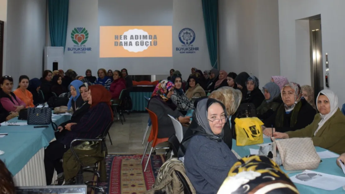 Malatya Kent Konseyi Kadın Meclisi'nden 'Kendiniz Olun' Konferansı