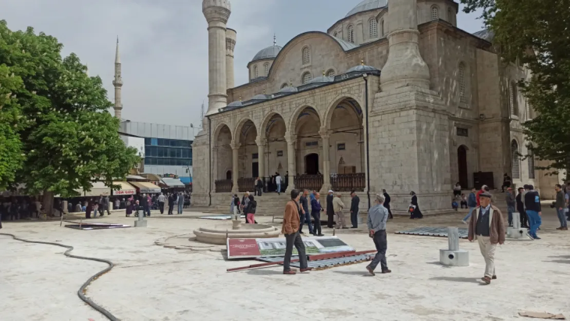 Malatya'nın en önemli tarihsel mirasının yok edilmemesi lazım