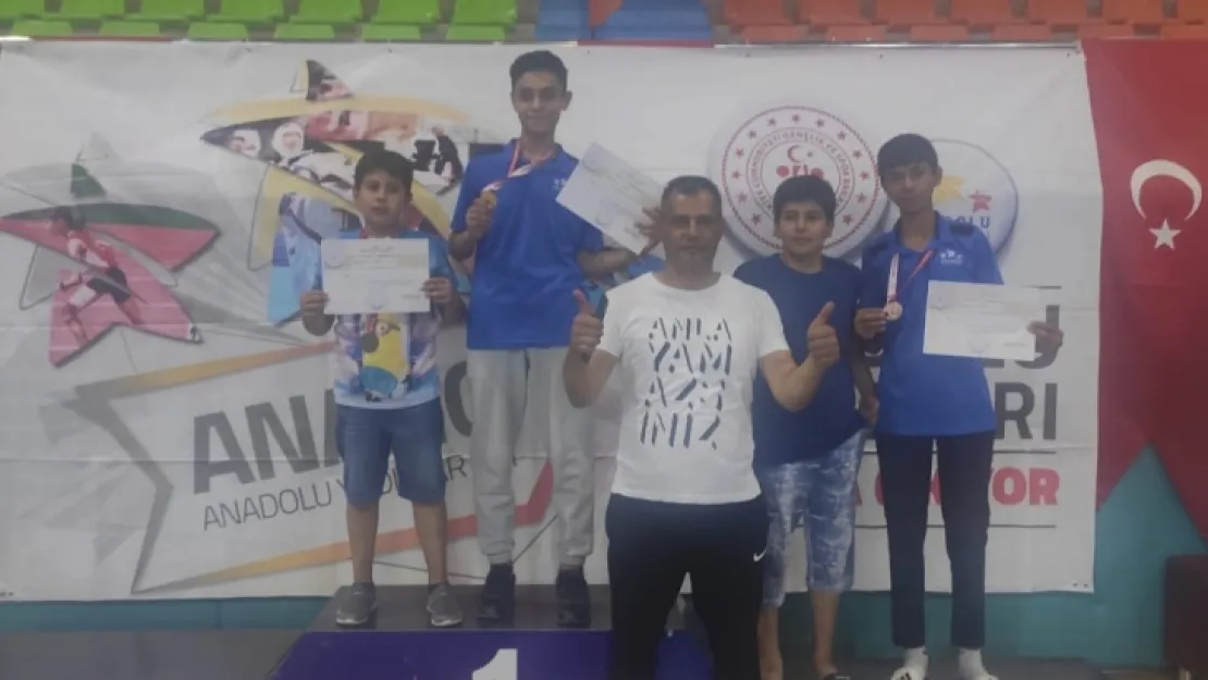 Malatyalı Karateciler Elazığ Analig Karate Yarı Final Müsabakasında 3 Madalya İle Döndüler