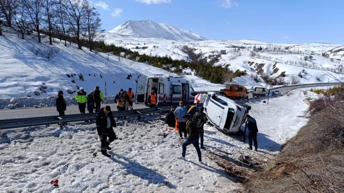 MEB AKUB Ekibi trafik kazasına İlk Müdahaleyi Yaptı