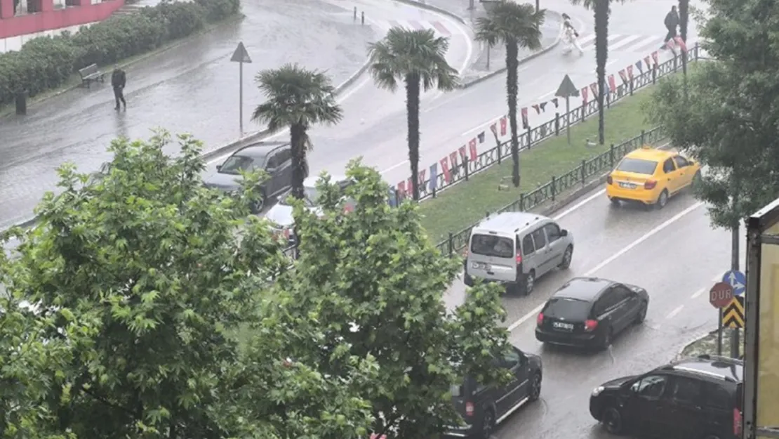 Meteoroloji'den sağanak ve fırtına uyarısı