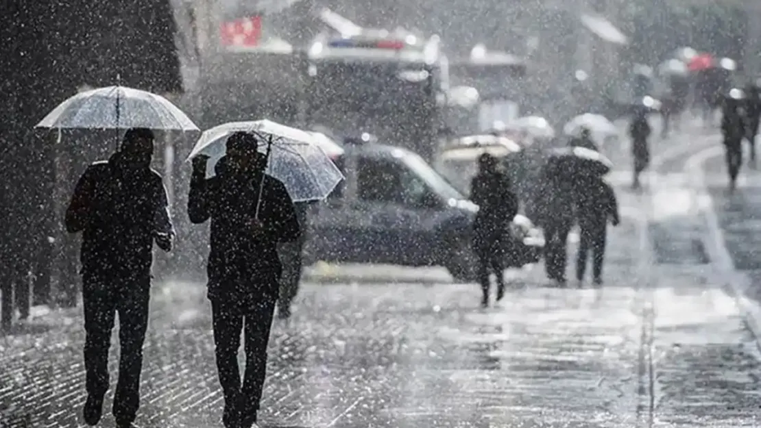 Meteorolojiden bazı bölgeler için sağanak yağmur ve kuvvetli fırtına uyarısı