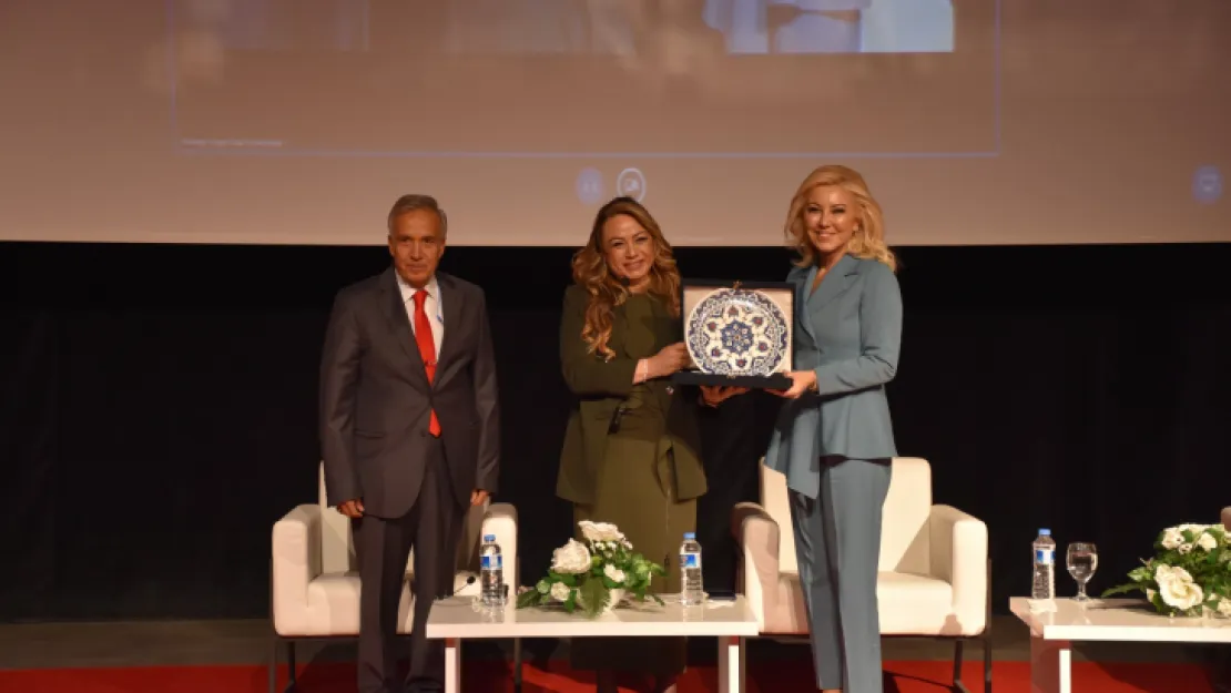 MTÜ'den Dünden Bugüne Türkiye Konulu Söyleşi ve İmza Günü