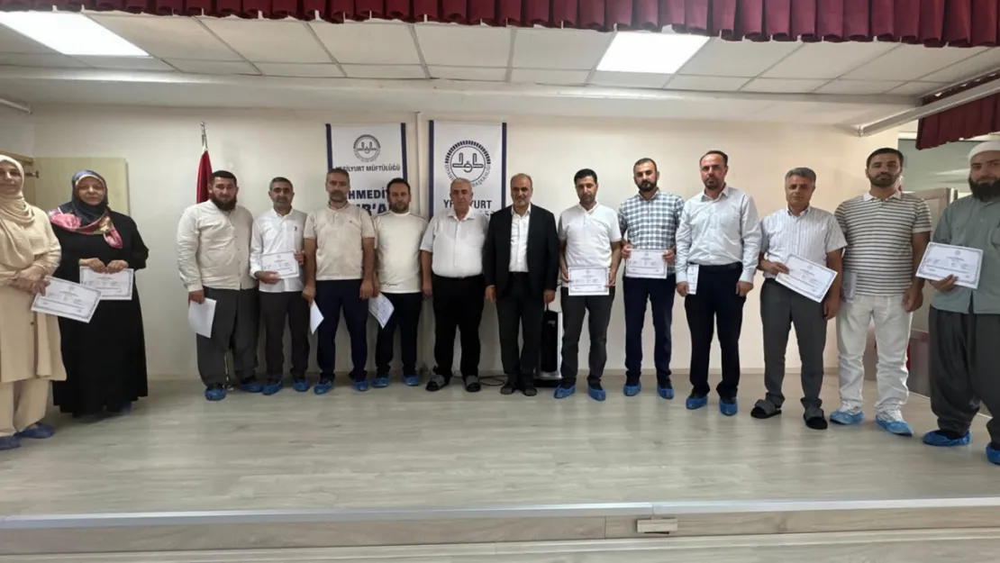 Müftü Dolu ilkyardım ve işaret dili sertifika törenine katıldı