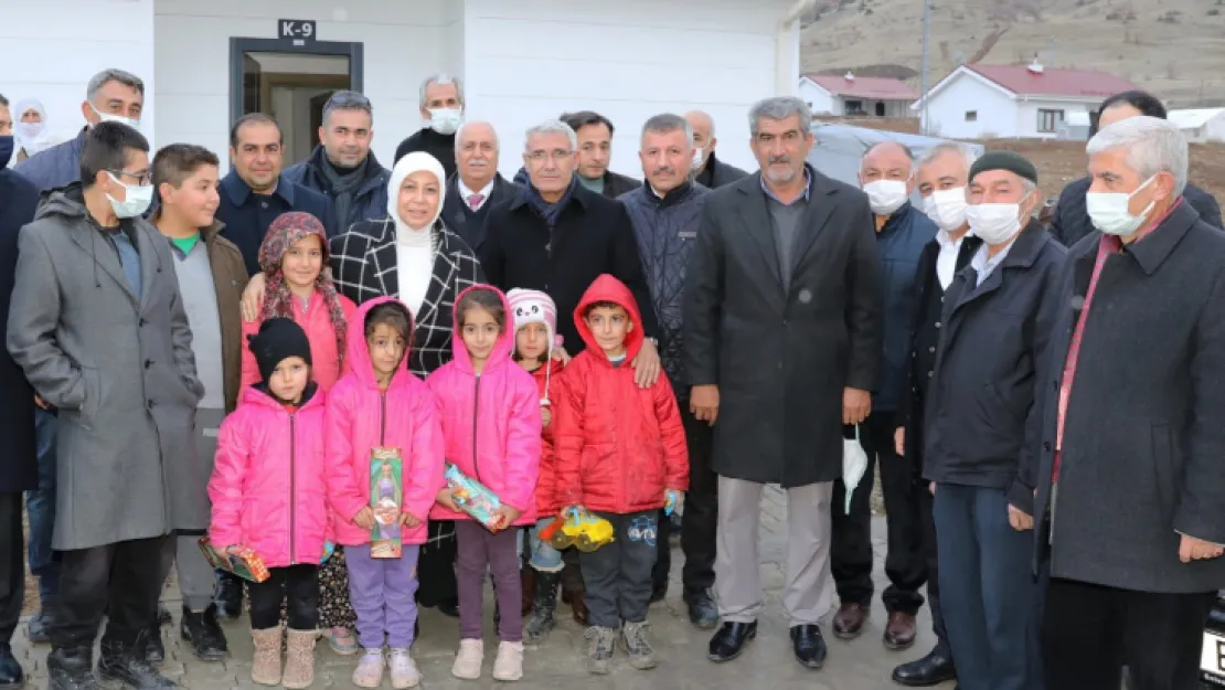 Muhalefet Türk Lirası'nın değer kazanmasını zerre kadar önemsemiyor