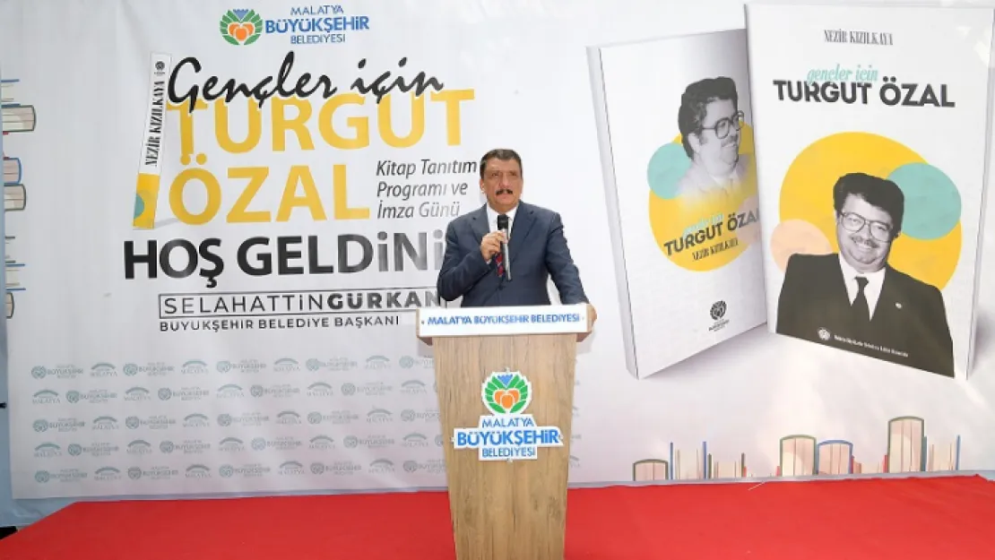 Nezir Kızılkaya'nın yazdığı 'Gençler İçin Turgut Özal' kitabı, kitapseverlerle buluştu