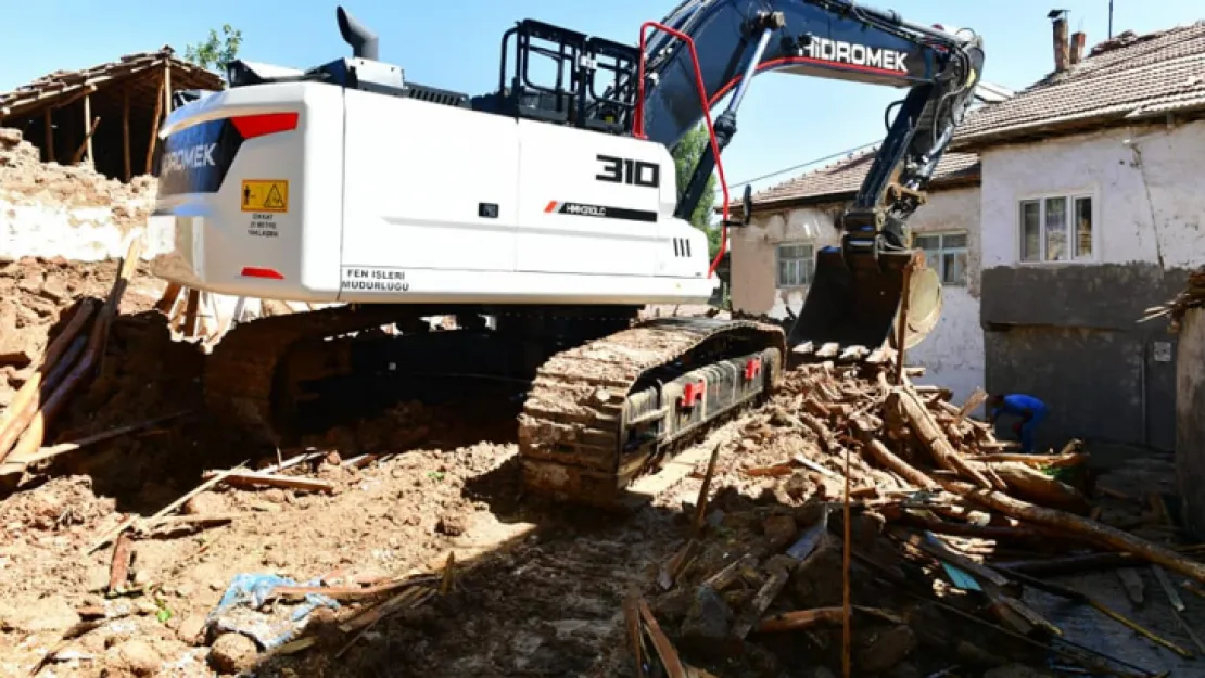 Ocak ve Eylül Ayları Arasında 47 Metruk Evin Yıkımını Gerçekleştirdik