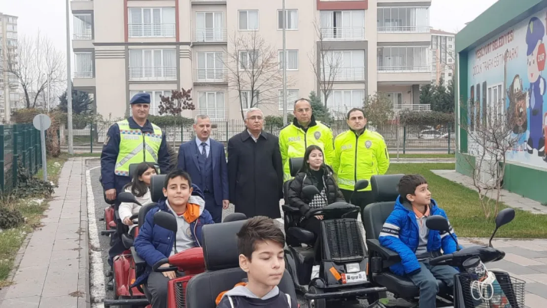 Öğrencilere Uygulamalı Trafik Eğitimleri