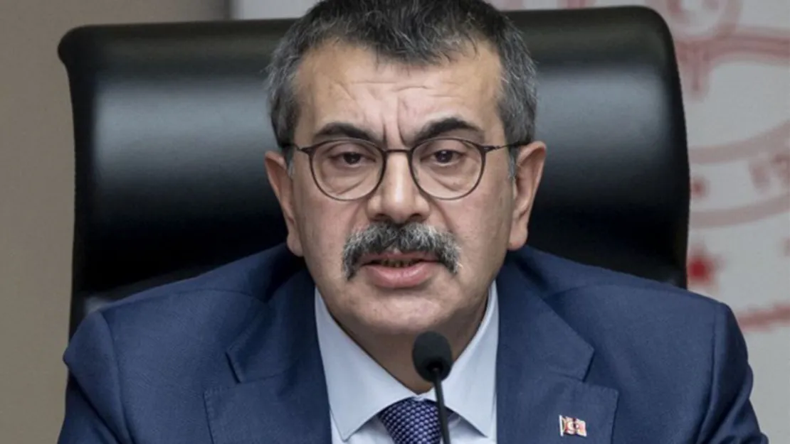Okul kıyafetlerinde yeni dönem: Zorunlu mağaza yok, değişim 4 yılda bir