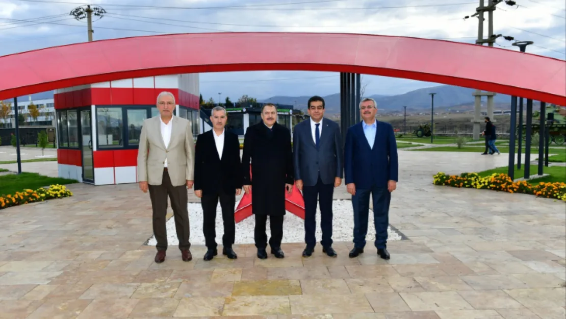 Orman Ve Su İşleri Eski Bakanı Prof.Dr.Veysel Eroğlu'dan Beylerderesi Şehir Parkına Övgü!