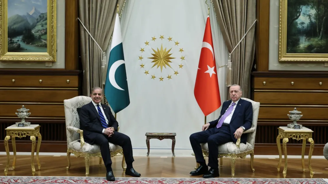 Pakistan Başbakanından Türkçe paylaşım: Türkiye'ye çabalarından dolayı minnettarız
