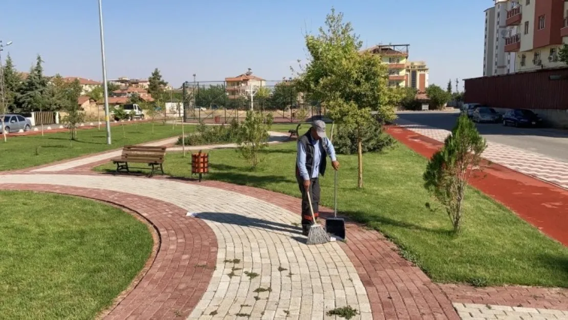 Parklarımızın Temizliği ve Bakımına Büyük Bir Özen Gösteriyoruz