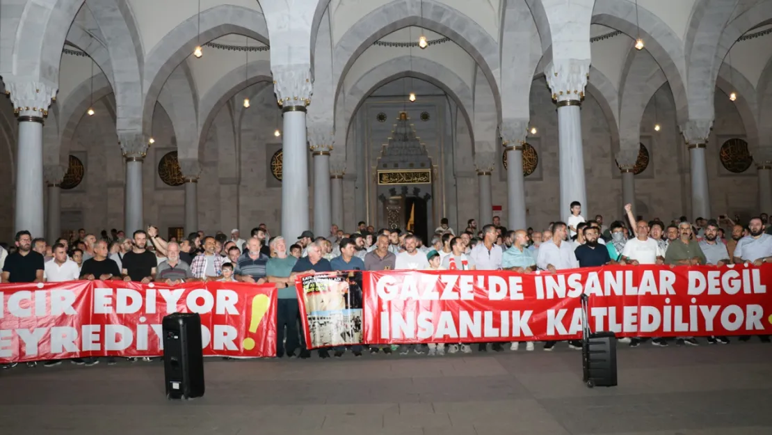 Sabah namazında şehid edilen Filistinler için Ankaralılar bir araya geldi