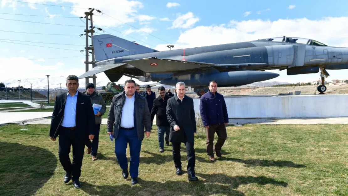 Savunma Sanayi Ve Savaş Makinaları Açık Hava Müzesinin Büyük Bir Kısmı Tamamlandı