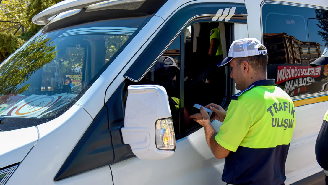 Servis Araçlarının Yönetmeliğe Uygunluğu Denetlendi