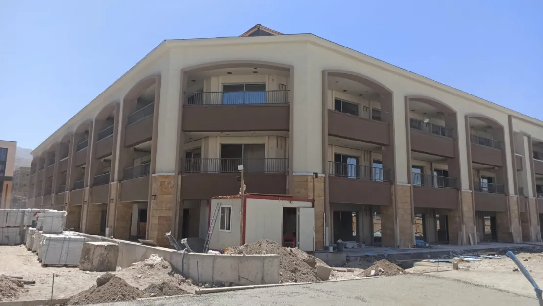 Şire Pazarı esnafı yeni binalardan şikâyetçi