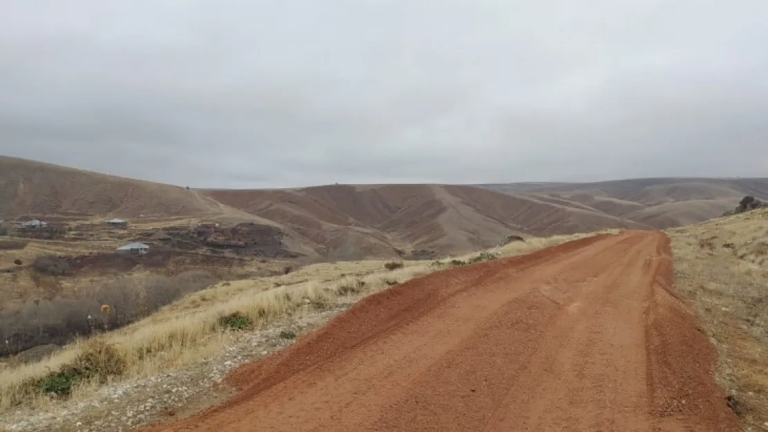 Stabilize yol kumlama ve Yol genişletme çalışmaları devam ediyor