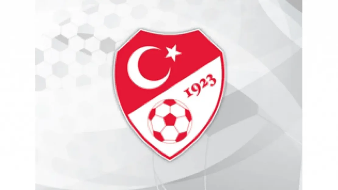 Süper Lig kulüpleri, A Takım Listesi'ne en fazla 14 yabancı futbolcu yazabilecek.