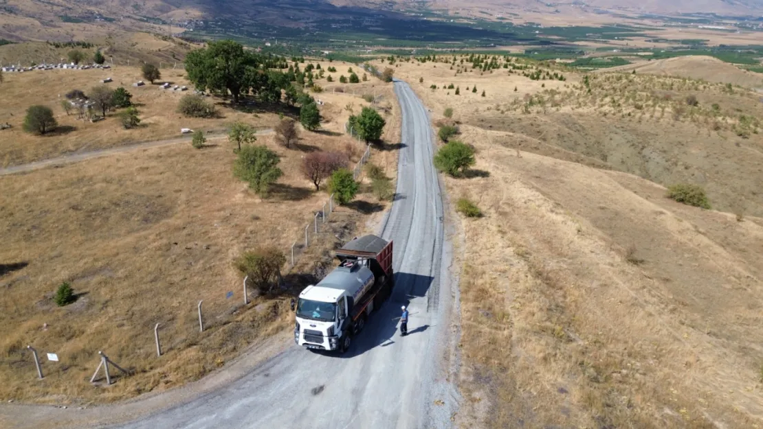 Tokluca ve Hisartepe'de Asfalt Çalışması