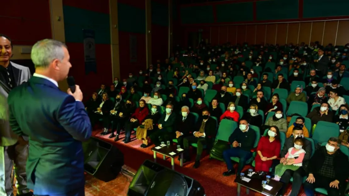 'Unutulmayan Şarkılar Ve Türküler' Konseri Büyük İlgi Gördü