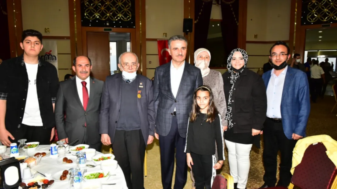 Vali Baruş Şehit ve Gazi Aileleri ile İftar Yemeğinde Bir Araya Geldi